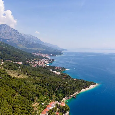 Apartment Apartments By The Sea Brela, Makarska - 6688 *