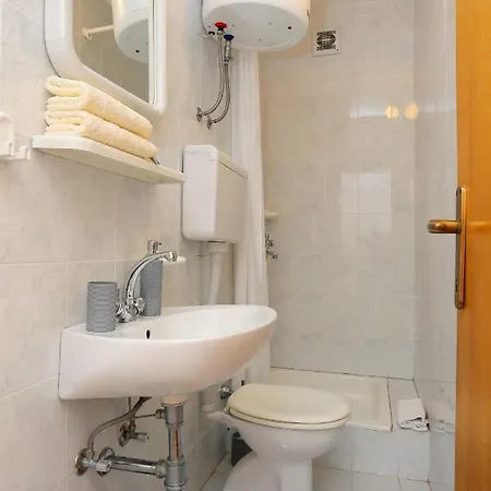 Apartments By The Sea Brela, Makarska - 6688 Brela