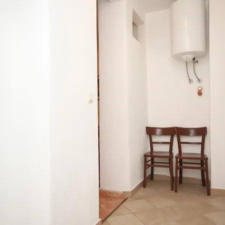 Apartments By The Sea Brela, Makarska - 6688 Apartment