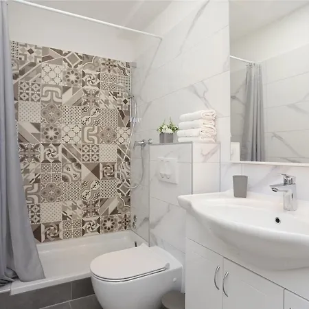 Apartments By The Sea Brela, Makarska - 6688