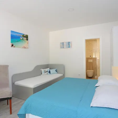 Apartments By The Sea Brela, Makarska - 6688 Brela