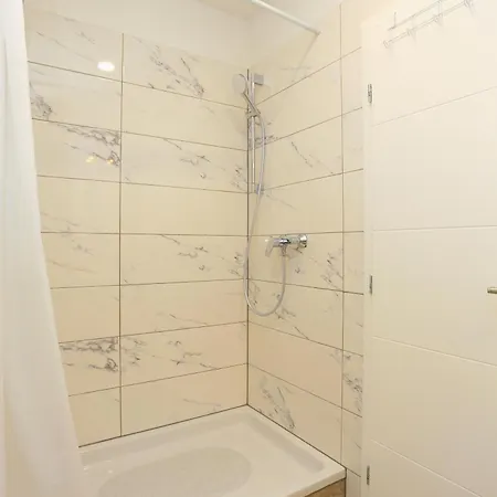Apartments By The Sea Brela, Makarska - 6688 Apartment